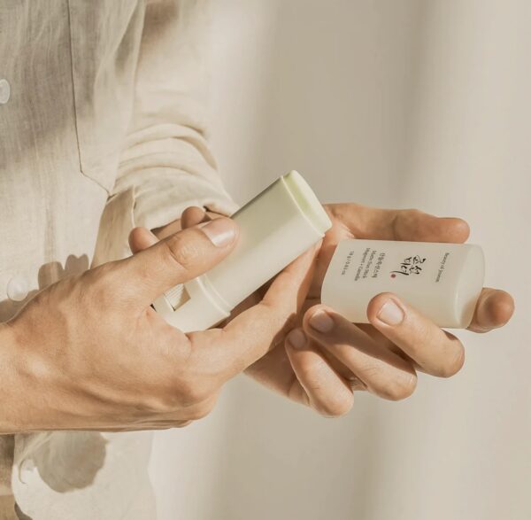 Beauty of Joseon - Matte Sun Stick: Mugwort + Camelia SPF50+ PA++++ - Imagen 3