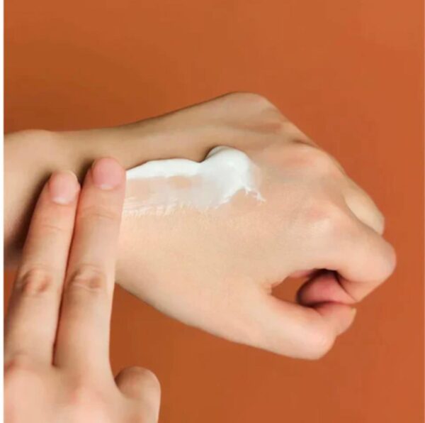 Skin1004 - Madagascar Centella Probio-Cica Enrich Cream - Imagen 3