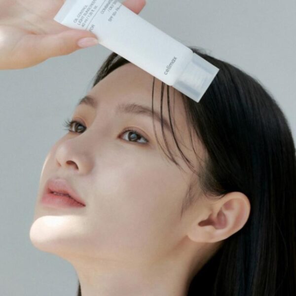 Celimax - Oil Control Light Sunscreen SPF50+ PA++++ (Para Pieles Mixtas a Grasas) - Imagen 2
